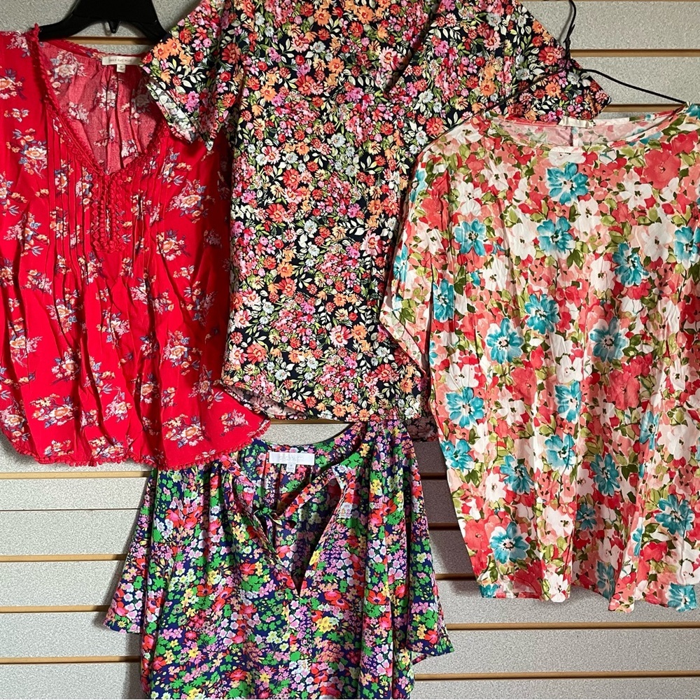 Lot Of 5 Boutique Short Sleeve Shirts Size Medium Floral‎ Business Casual Dressy